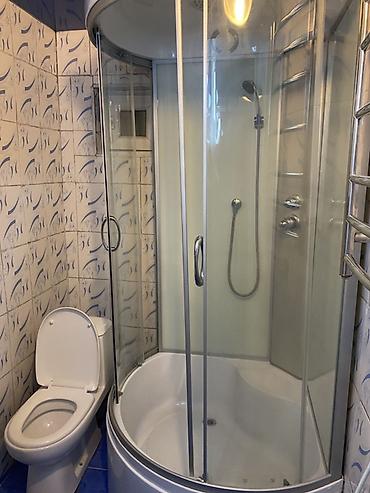 Продажа коттеджей и домов: Продаётся дом и с участком 6 соток, заезд на три машины, есть крытый — 12