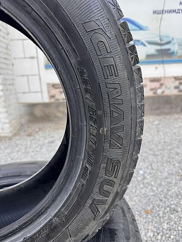 Комплект зимних шин Goodyear UltraGrip Ice Navi SUV - Размер: 225/65 — 2