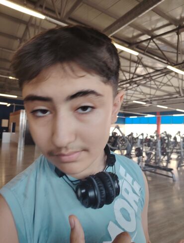 Biznes üçün program təminatı: Məhsul: “Ay Məllim” – Pul Qazanmaq Tətbiqi Xüsusiyyətlər: - Sadə və — 12