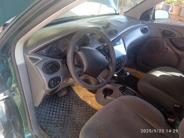 Ford: Ford Focus: 2 l | 2001 il 123528 km Sedan — 6