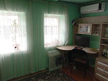 Продажа коттеджей и домов: ПРОДАЮ ДОМ! В городе Кара-Балта. Не большой но уютный дом. В доме — 2