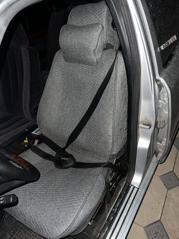 продаю или меняю с доплатой: Чехолдор Кездеме, түсү - Боз, Universal Seat cover, Колдонулган, Өзү алып кетүү