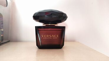 Versace Crystal Noir Eau de parfum 90ml
Χρησιμοποιημένα τα 10ml