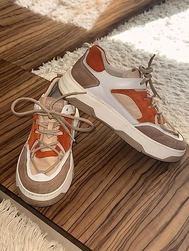 roshe run: Кроссовки с массивной подошвой и современным силуэтом, подходит для — 3