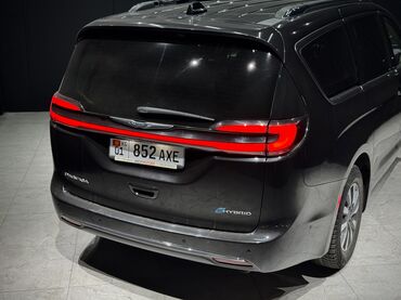 Chrysler: Chrysler Pacifica: 2021 г., 3.6 л, Автомат, Гибрид, Минивэн — 7