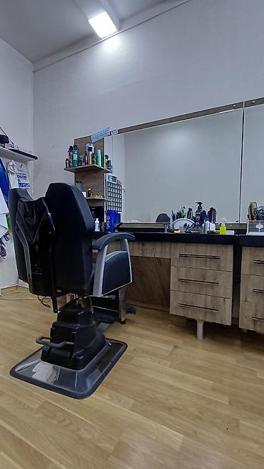 tap az salon avadanliqlari: Münasib qiymətə satılır 2 kreslo 2 uvanikli güzgülü şkaf hər birində 2 — 8