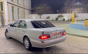 e 39: Mercedes-Benz E 240: 2.6 l | 2001 il Sedan — 1