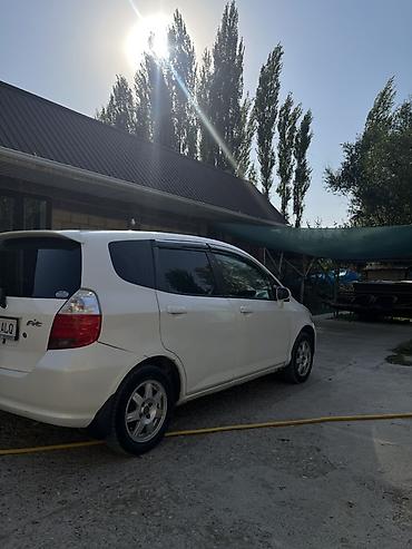 тойота приус с: Honda Fit: 2002 г., 1.3 л, Автомат, Бензин, Хэтчбэк — 2
