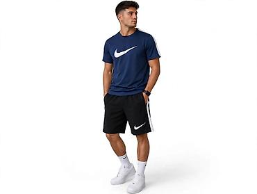 Nike komplet za trening – majica i šorts - Majica: kratkih rukava