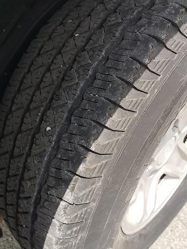 disklerin satisi: Toyota Land Cruiser Prado J90, gümüşü rəng. - Kuzov: 5 qapı, tam — 5