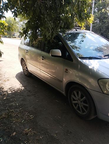 авенсис верса: Toyota Avensis Verso: 2002 г., 2 л, Механика, Бензин, Универсал — 1