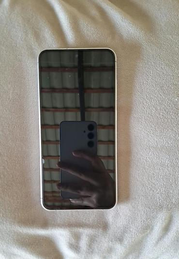 oyun telefonları ucuz: Samsung Galaxy S24 FE, 128 GB, rəng - Boz, Face ID — 3