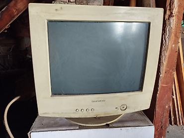 power style: 4 CRT monitora i 3 TV – lot Cena nije fixna i mođe dogovor i mala — 4