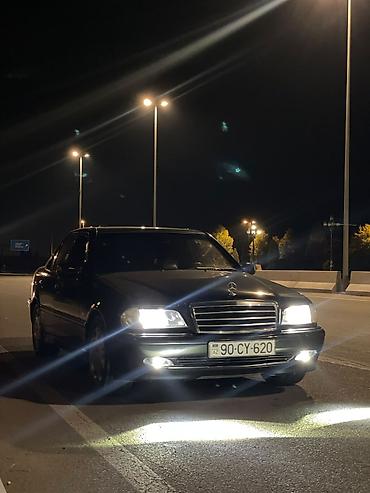 mercedes 208 d: Mercedes-Benz 240: 2.4 l | 1998 il Sedan — 1