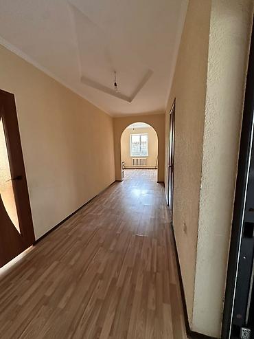 Үйлөрдү ижарага берүү: 140 м², 5 бөлмө, Балдарсыз түгөйлөргө — 9
