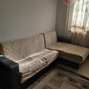 мебель уголок диван: Угловой диван, цвет - Бежевый, Б/у