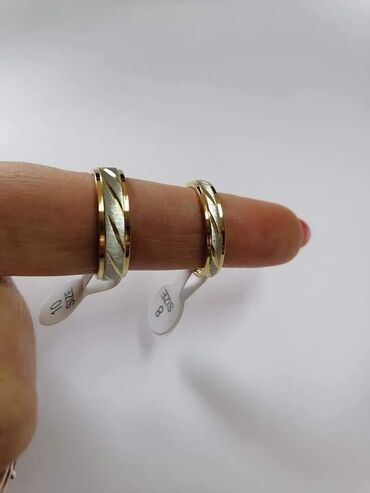 Prstenje: Vel 13
Cena 900 din/kom — 6