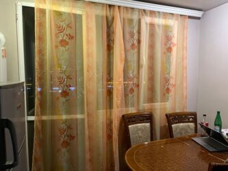 Parçalar: Müxtəlif naxışlı və rəngli pərdələr tək və cüt olanlar var — 1