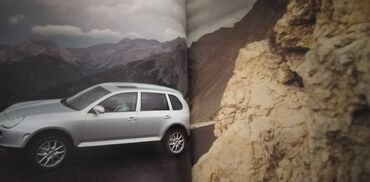 Knjige i stripovi: Knjiga:Porsche Cayenne, 2002. god. ISBN 3-3-3,192 str. veliki format — 6