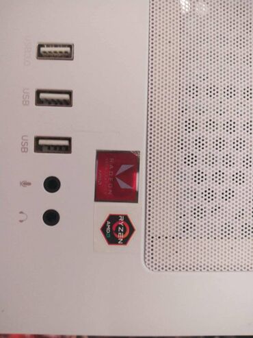 Desktop računari i radne stanice: Gejmer Ryzen 5-Perfektan White Povoljno--Odlican Moderan svetleci — 8