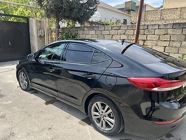 Hyundai: Hyundai Elantra: 2 l | 2018 il Sedan — 6
