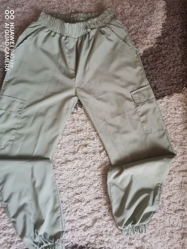 zelene zenske pantalone: M (38), Normalan struk