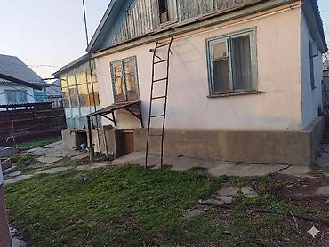 продаю дом бишкек кызыл аскер: 🏡 **ПРОДАЁТСЯ ДОМ В САМОМ ЦЕНТРЕ ТОКМОКА!** 💎 Отличный вариант для — 3