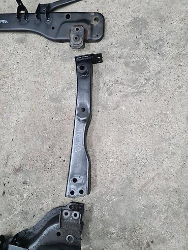 MOST PREDNJI DESNI KRAK ZA NISSAN QASHQAI OD 2014. DO 2021. GOD