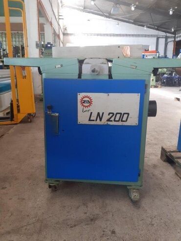 Električne polirke: Šmirgl mašina 1603 🛠️ Marka: Europa 🏷️ Širina valjaka: 200 mm 📏 — 4