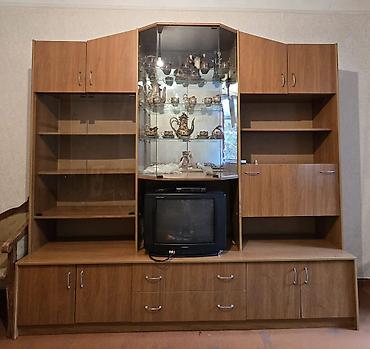 iskaf: Əla materyaldan hazırlanmış, ikinci əl, vintage mebel satılır. Qonaq — 1