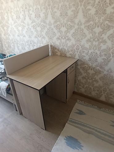 Столы: Компьютерный стол, Б/у, С полками — 5