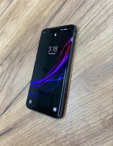 самсунг мини: Samsung Galaxy S10e, Б/у, 128 ГБ, цвет - Черный, 1 SIM
