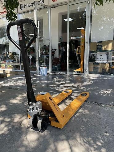 İstehsal avadanlığı: Alman brendi hochkraft transpaletlərin satışı. 2500 kg, 1 il zəmanət — 1