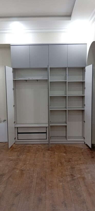 Sifarişlə mətbəx mebeli: Sifarişlə mətbəx dəsti, Özü çəkən petlələr, Parlaq laminat, Kredit yoxdur, Ödənişli çatdırılma — 39