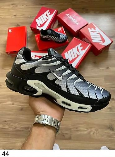 jagger obuca: 3900din
A👟 — 1
