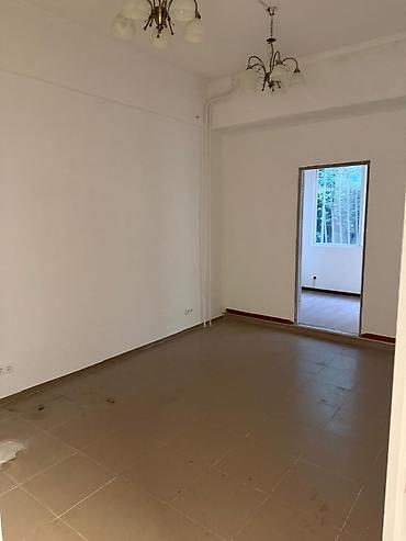 Коммерческая недвижимость: Сдаётся коммерческое помещение 200 м², Филармония, Бишкек. Первый — 6