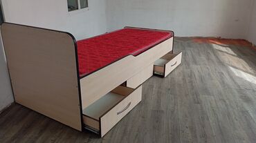 Односпальные кровати: Односпальная кровать, Б/у, С матрасом, ЛДСП, длина - 185 см