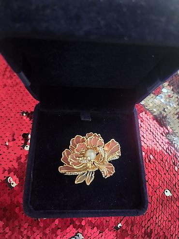 xarı bulbul broş: 🌺 Gül formalı qaşlı broş 🌸 Çəhrayı-şaftalı tonlarda 🌷 Qızıl suyuna — 1