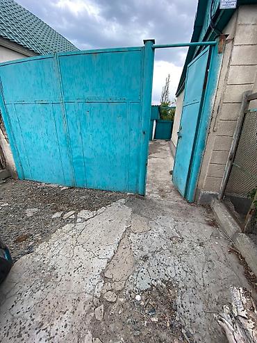 Продажа коттеджей и домов: Продаю дом в центре города Балыкчы. Рядом городская больница, вещевой — 2