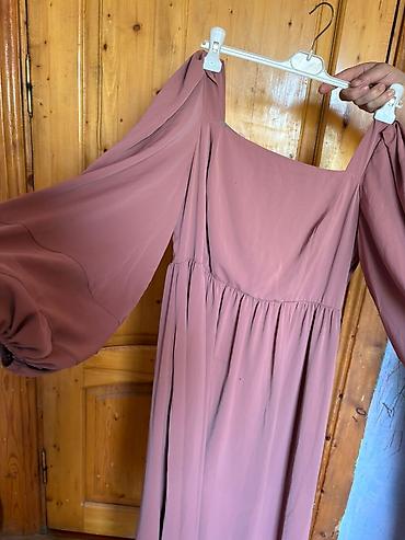 Pudra-çəhrayı rəngdə uzun don - Model: kvadrat yaxalı, yuxarıdan
