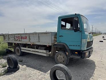 bud e9: Грузовик, Mercedes-Benz, Стандарт, 3 т, Б/у — 1