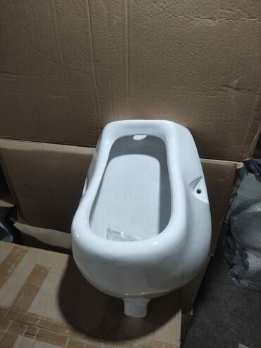 куплю чугунные батареи бу бишкек: Ağ rəngdə olan bu divar urinalı, ictimai tualetlərdə və ya kommersiya