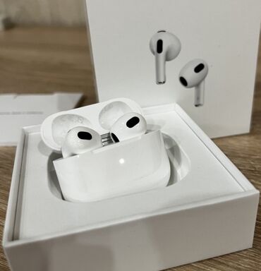 беспроводные наушники airpods бишкек: Apple Airpods 3 original AirPods 3 поколения оригинал б/у Правок ухо