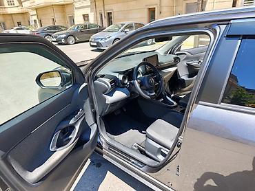 propan balon: Toyota Yaris: 1.5 л | 2022 г. Внедорожник — 5