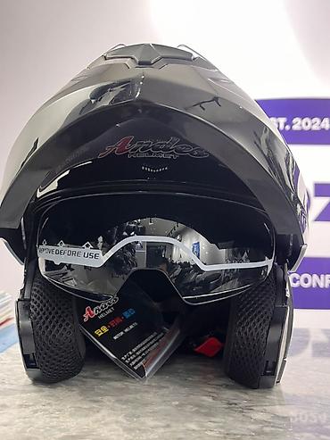 kask satın al: Andes markalı motosiklet kaskı. Qara rəngli, tam üz örtən və — 2