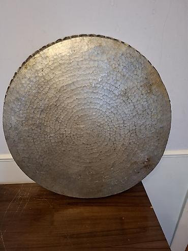 Sinilər: Metal sini və iki parça dəst - Sini/tray (2 ədəd) - Material: döymə — 1