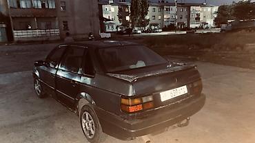 Унаа сатуу: Volkswagen Passat: 1988 г., 1.8 л, Кол менен иштөөчү, Бензин, Седан — 3