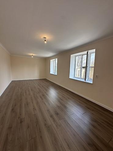 Продажа коттеджей и домов: 📍В центре Сокулука продаётся дом на участке 17,5 соток. 🏡Дом состоит — 5