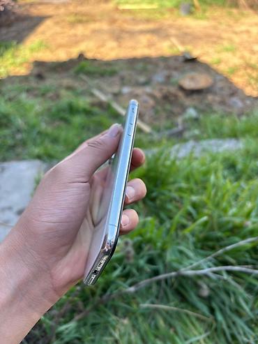 Apple iPhone: IPhone Xs, Б/у, 256 ГБ, Белый, Чехол, 78 % — 2