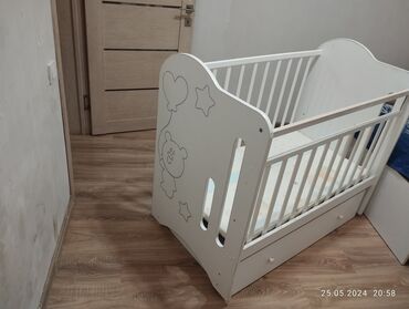 белла мебель: Продаю детскую кроватку б/у качается высота регулируетсяс